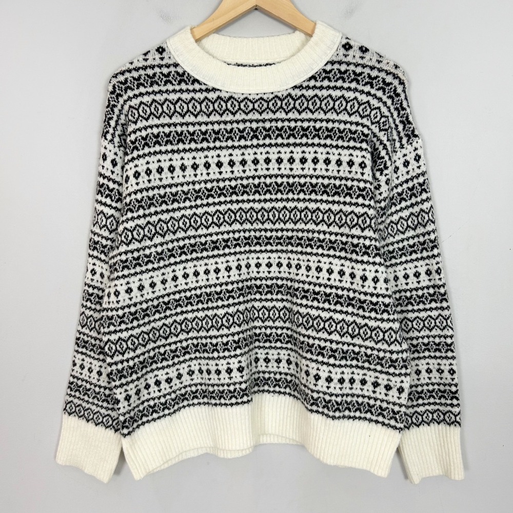 American Eagle Sweater White Black Fair Isle Knit Crew Neck Size Medium Women's